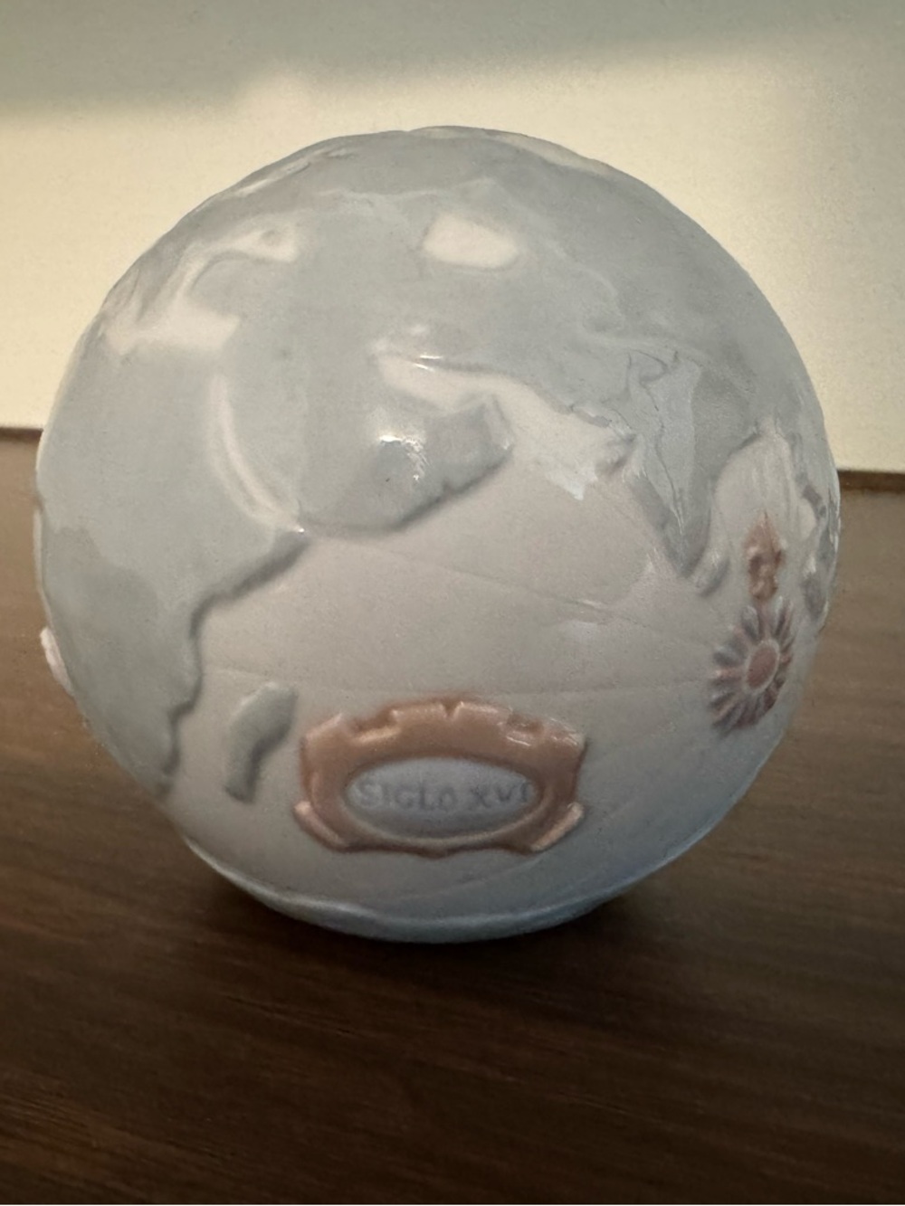 Vintage Lladró porcelain world globe paperweight, 1994 (Daísa mark) blue - Picture 4 of 11